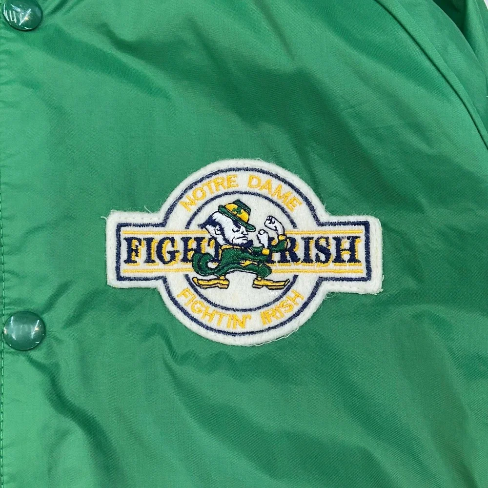 Vintage Notre Dame Fighting Irish Jacket Youth XL Distressed Windbreaker Patch